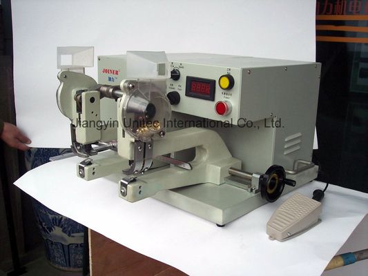 Velvoeding A4 Papier Maakmachine voor Consistente en Productie 2900*2890*1710mm